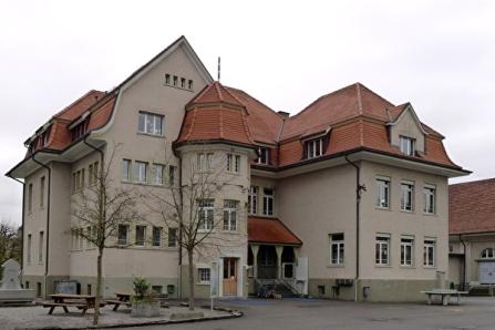 Schulhaus Zentrum (Foto Monica Cloetta 2013)