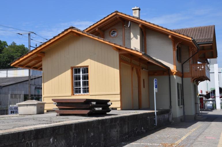 Stationsgebäude SBB seitlich
