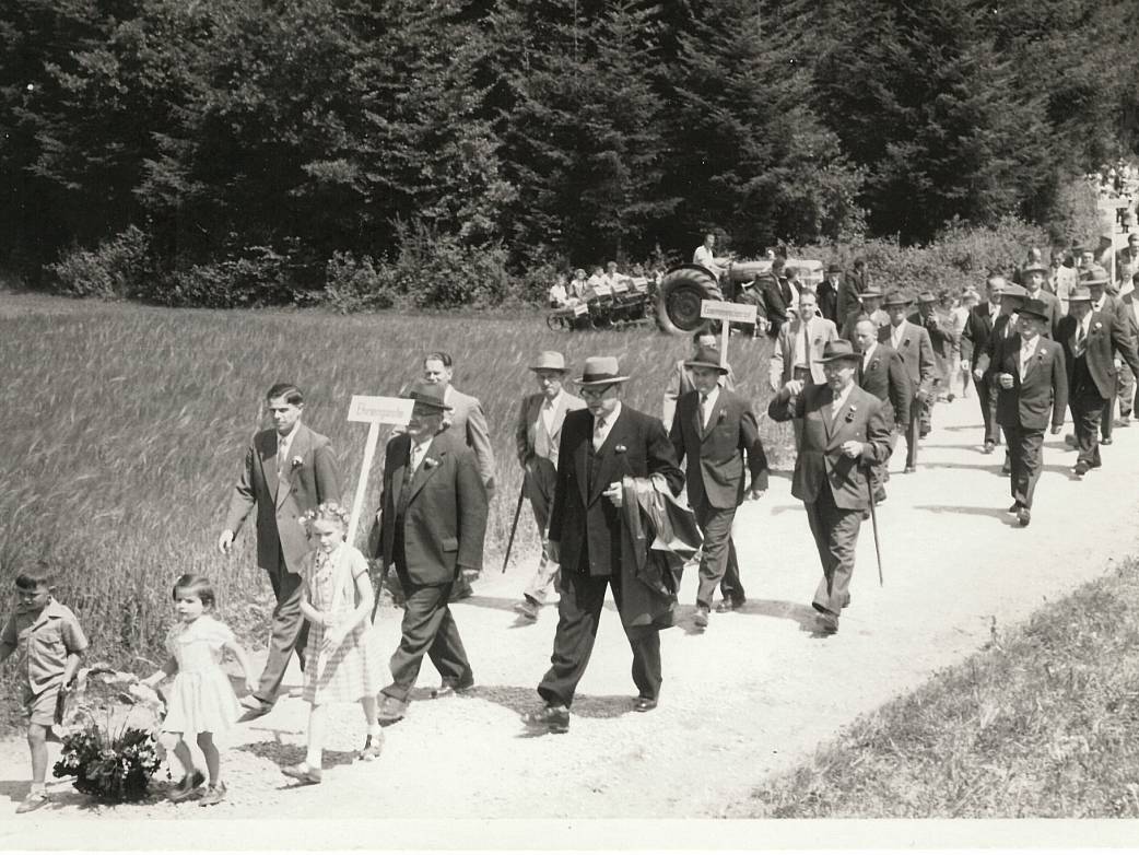 Einmarsch der Gäste beim Dorffest Vielbringen 1956