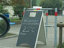 Sommerliche Wassertemperatur im Schwimmbad